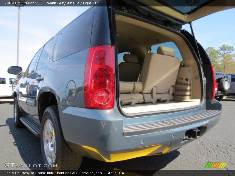 Stealth Gray Metallic / Light Tan 2009 GMC Yukon SLT