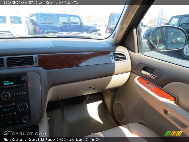 Stealth Gray Metallic / Light Tan 2009 GMC Yukon SLT