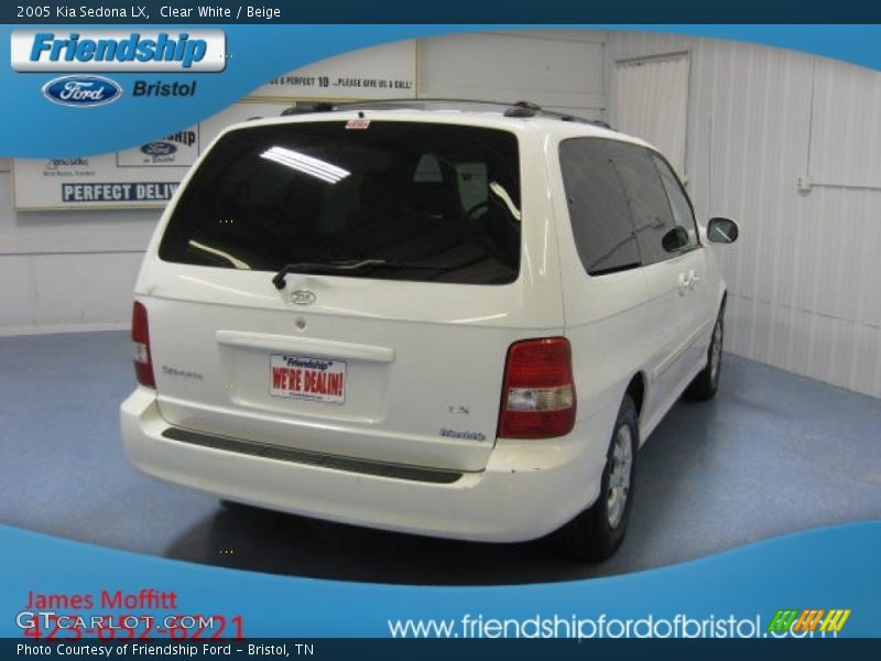 Clear White / Beige 2005 Kia Sedona LX