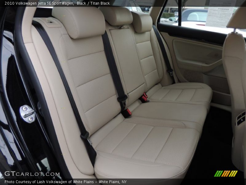 Black / Titan Black 2010 Volkswagen Jetta SE SportWagen