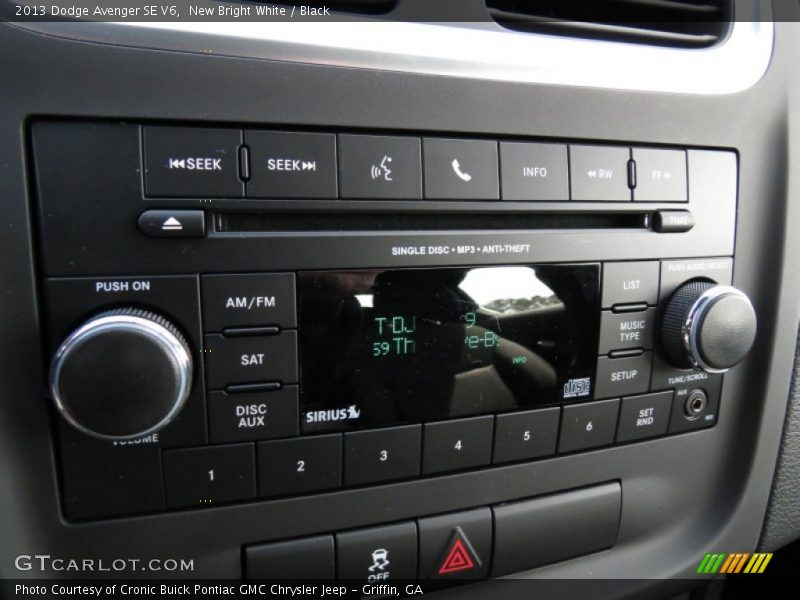 New Bright White / Black 2013 Dodge Avenger SE V6