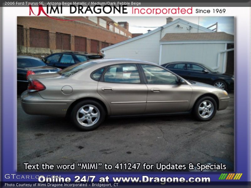 Arizona Beige Metallic / Medium/Dark Pebble Beige 2006 Ford Taurus SE