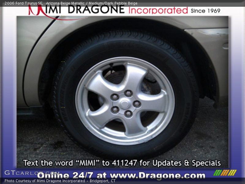 Arizona Beige Metallic / Medium/Dark Pebble Beige 2006 Ford Taurus SE
