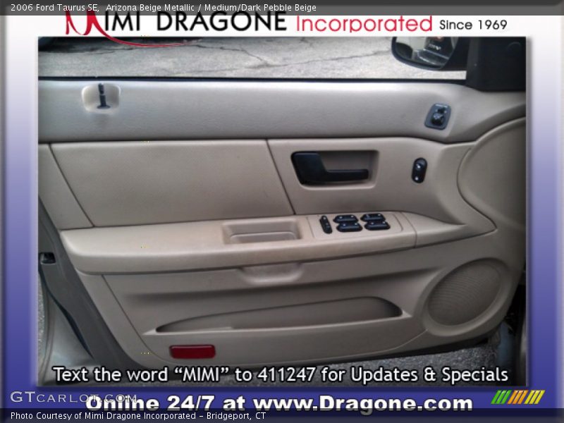 Arizona Beige Metallic / Medium/Dark Pebble Beige 2006 Ford Taurus SE