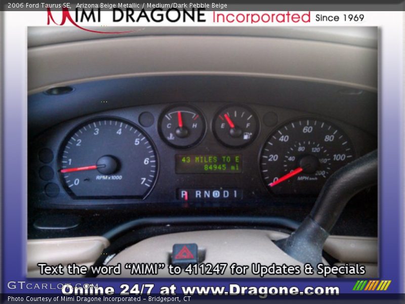 Arizona Beige Metallic / Medium/Dark Pebble Beige 2006 Ford Taurus SE