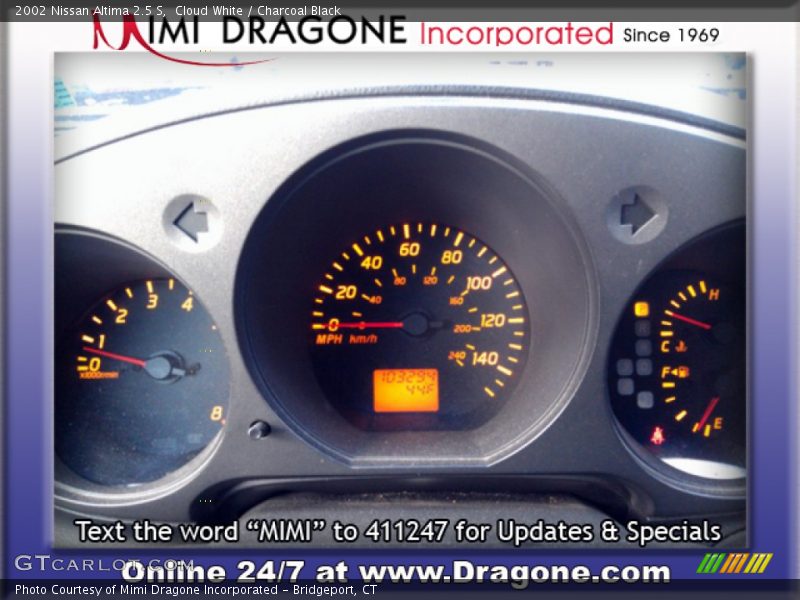 Cloud White / Charcoal Black 2002 Nissan Altima 2.5 S