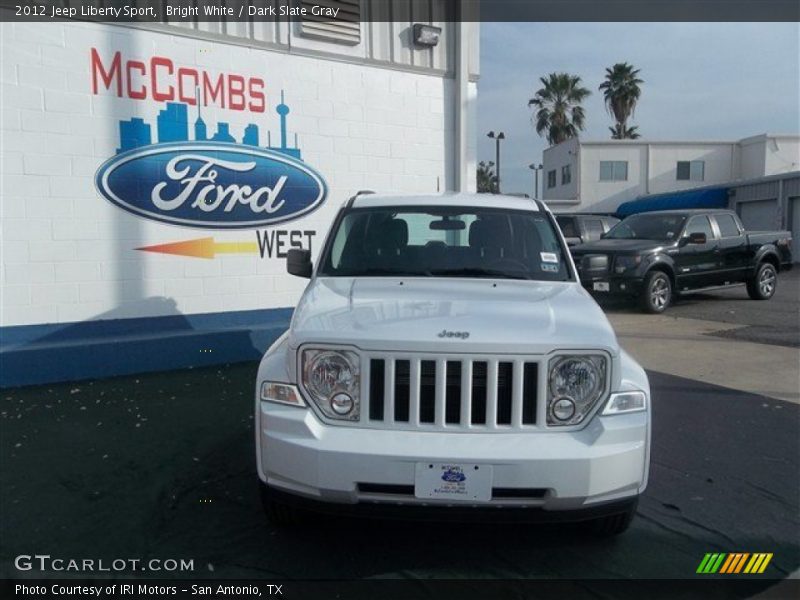Bright White / Dark Slate Gray 2012 Jeep Liberty Sport