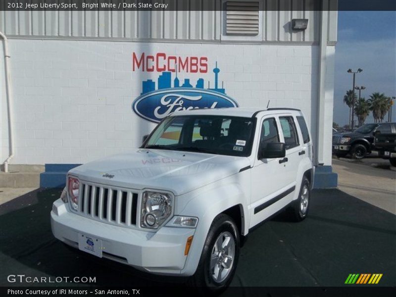 Bright White / Dark Slate Gray 2012 Jeep Liberty Sport