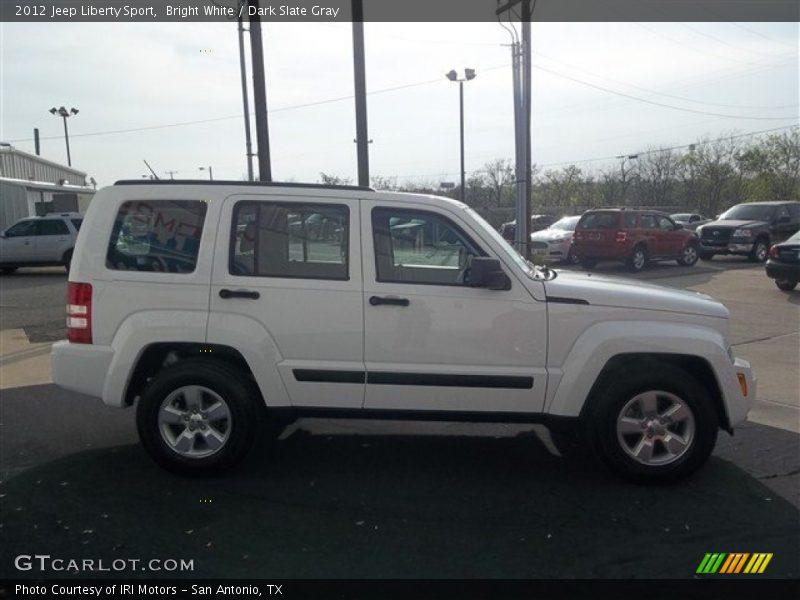 Bright White / Dark Slate Gray 2012 Jeep Liberty Sport