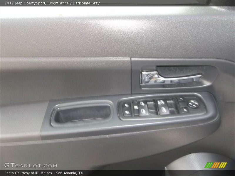 Bright White / Dark Slate Gray 2012 Jeep Liberty Sport