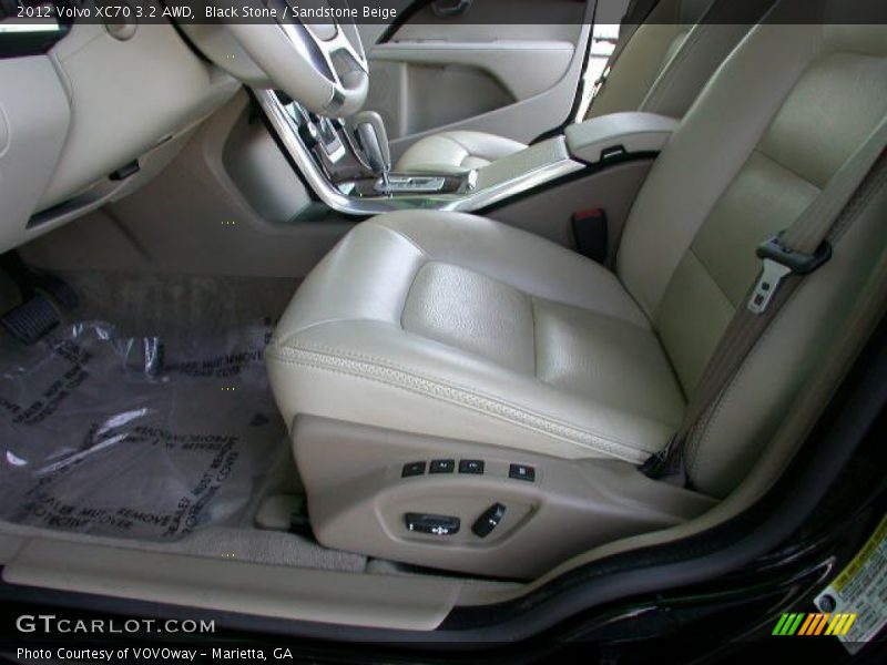 Front Seat of 2012 XC70 3.2 AWD