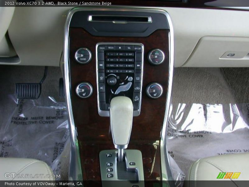 Controls of 2012 XC70 3.2 AWD