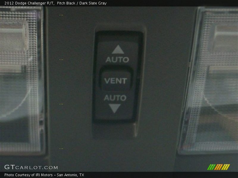 Pitch Black / Dark Slate Gray 2012 Dodge Challenger R/T
