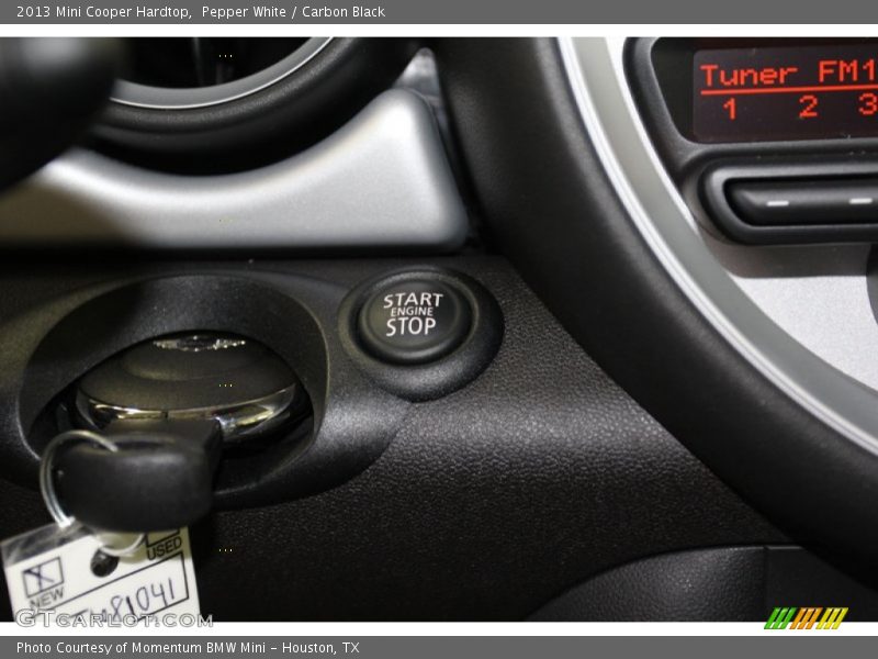 Pepper White / Carbon Black 2013 Mini Cooper Hardtop