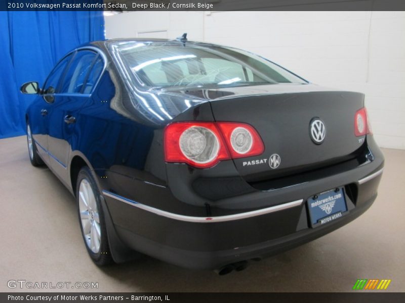 Deep Black / Cornsilk Beige 2010 Volkswagen Passat Komfort Sedan