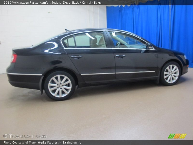 Deep Black / Cornsilk Beige 2010 Volkswagen Passat Komfort Sedan