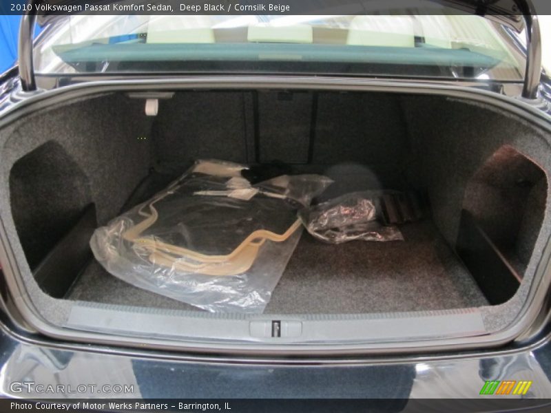 Deep Black / Cornsilk Beige 2010 Volkswagen Passat Komfort Sedan