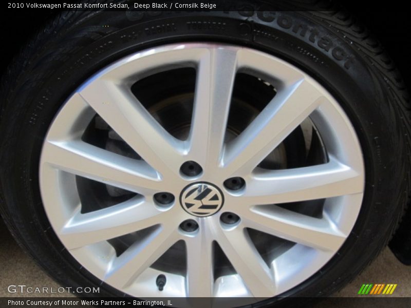 Deep Black / Cornsilk Beige 2010 Volkswagen Passat Komfort Sedan