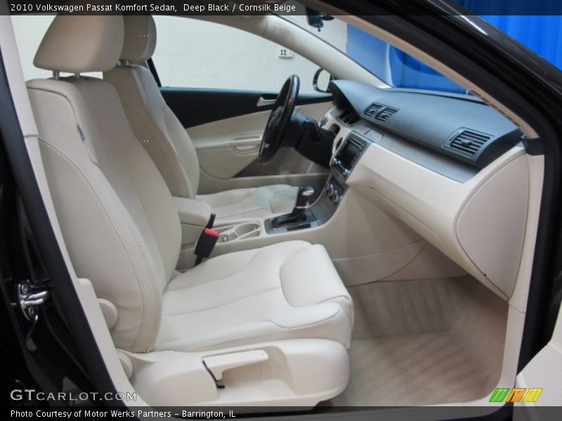 Deep Black / Cornsilk Beige 2010 Volkswagen Passat Komfort Sedan