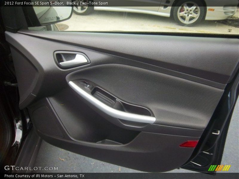 Black / Two-Tone Sport 2012 Ford Focus SE Sport 5-Door