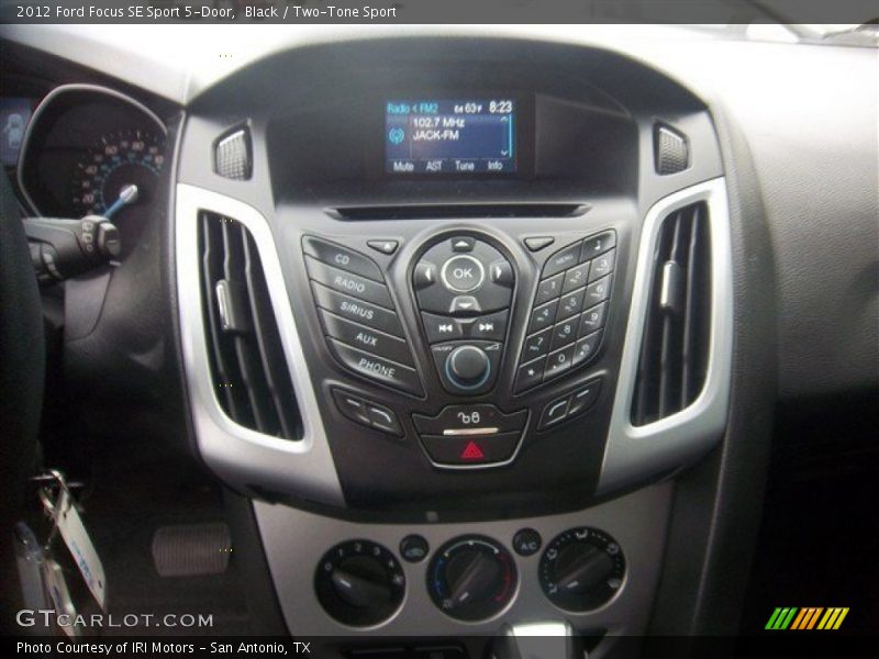 Black / Two-Tone Sport 2012 Ford Focus SE Sport 5-Door
