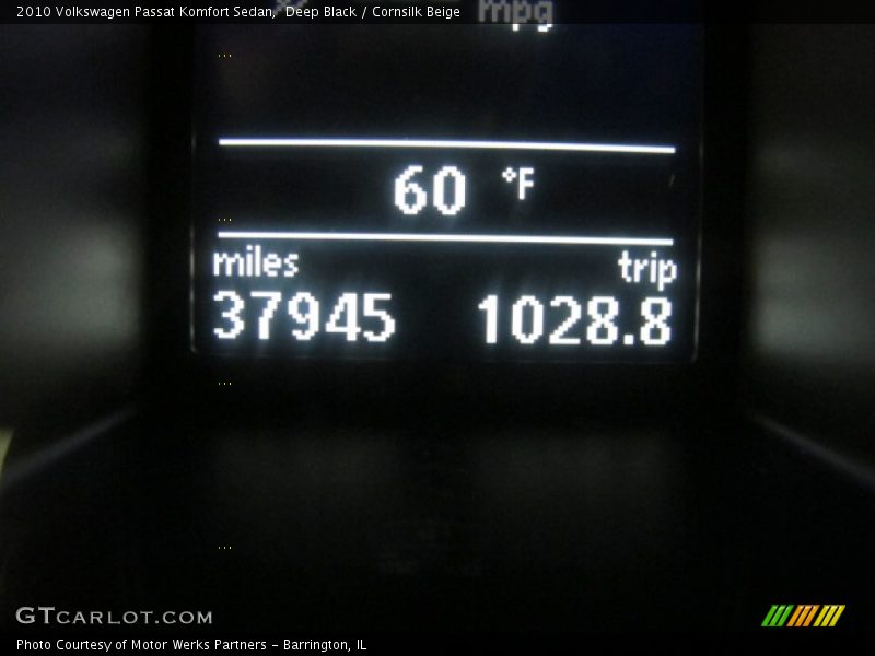 Deep Black / Cornsilk Beige 2010 Volkswagen Passat Komfort Sedan