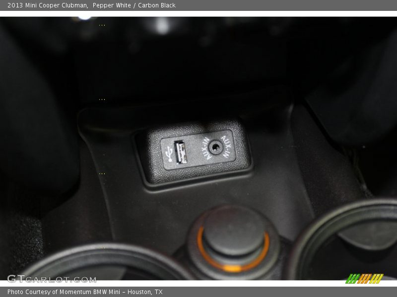 Pepper White / Carbon Black 2013 Mini Cooper Clubman