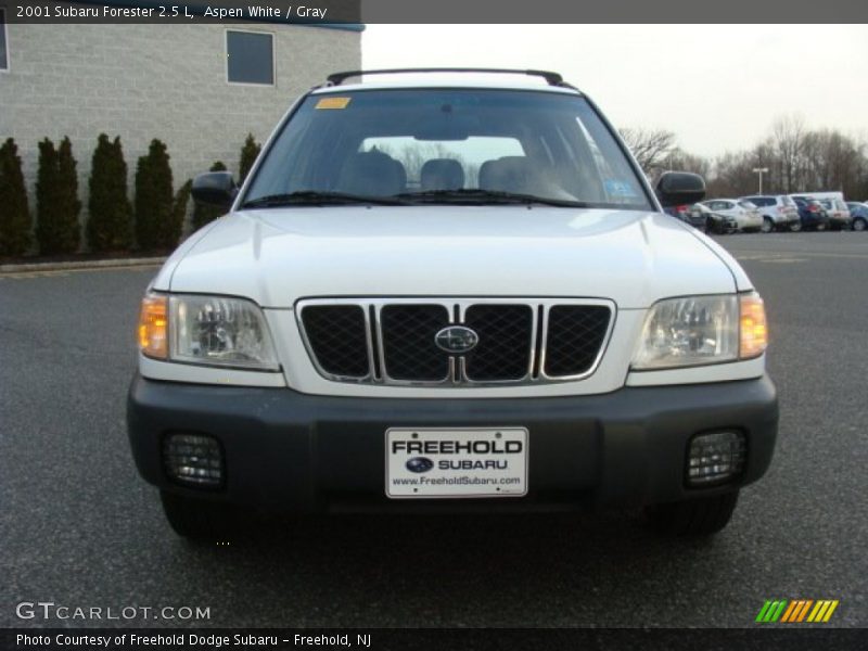 Aspen White / Gray 2001 Subaru Forester 2.5 L