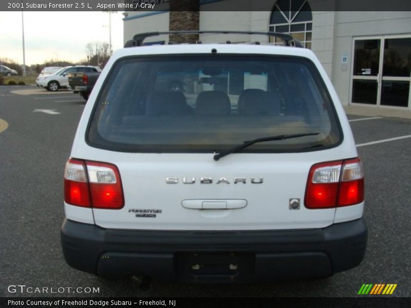 Aspen White / Gray 2001 Subaru Forester 2.5 L