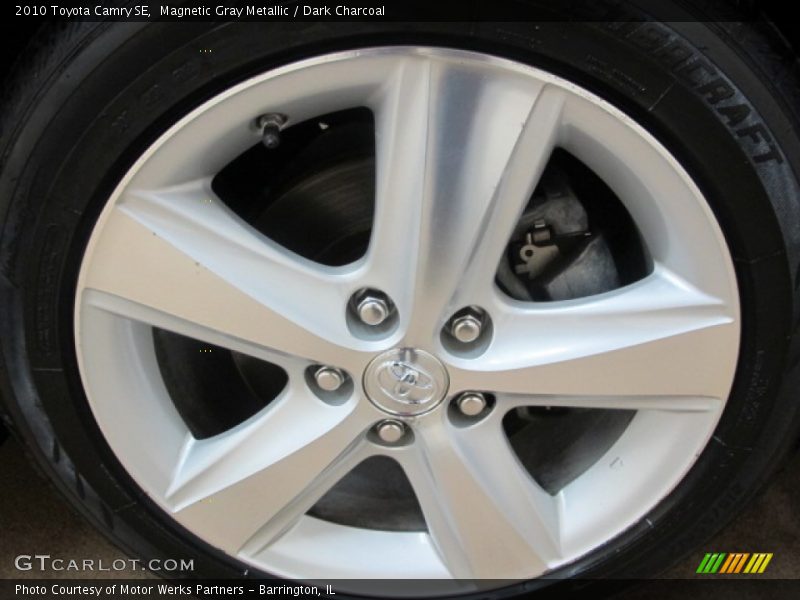Magnetic Gray Metallic / Dark Charcoal 2010 Toyota Camry SE
