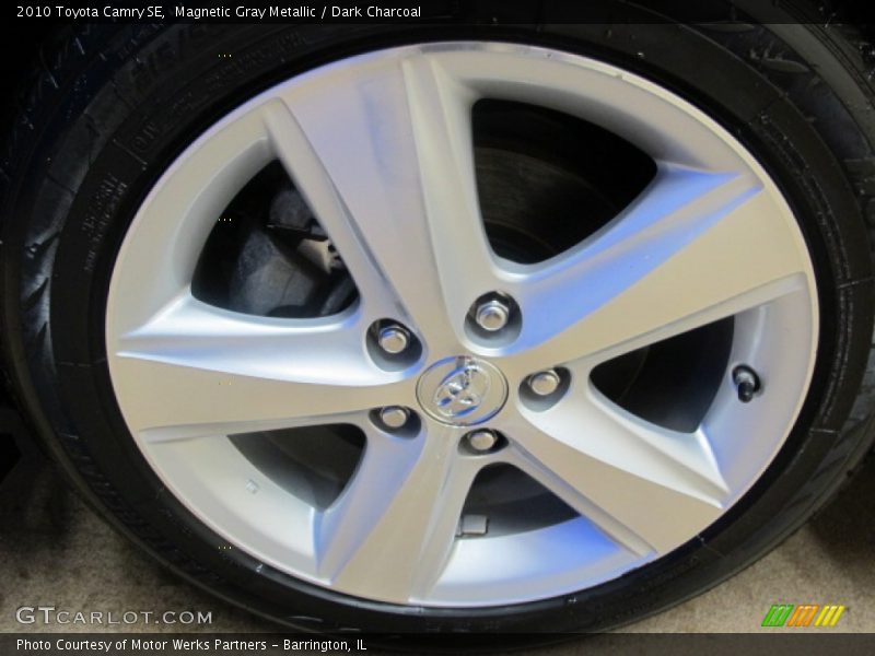 Magnetic Gray Metallic / Dark Charcoal 2010 Toyota Camry SE