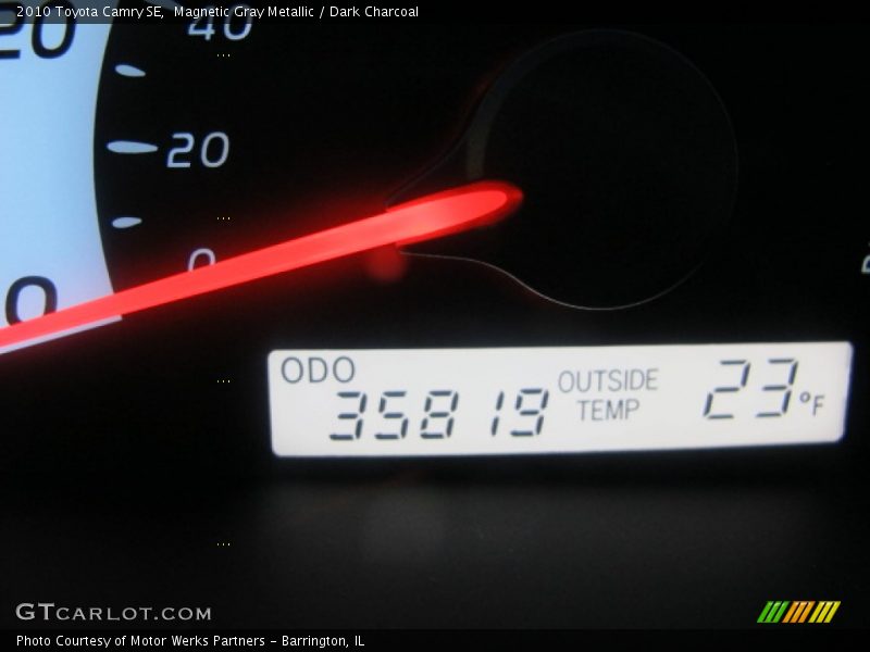 Magnetic Gray Metallic / Dark Charcoal 2010 Toyota Camry SE
