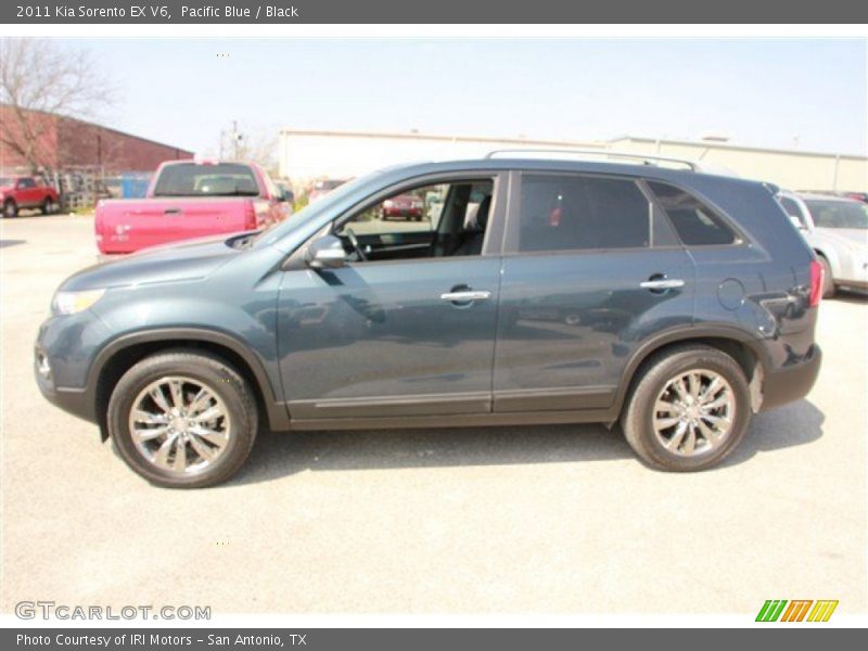 Pacific Blue / Black 2011 Kia Sorento EX V6