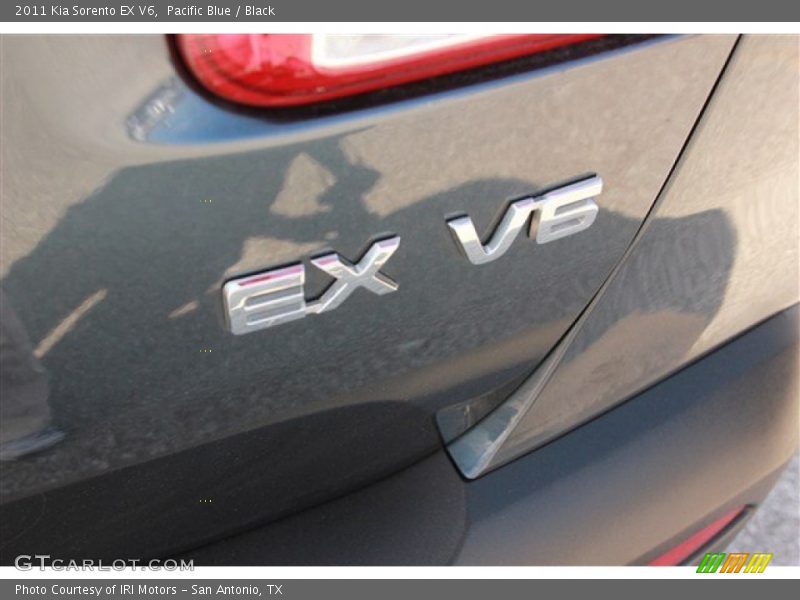 Pacific Blue / Black 2011 Kia Sorento EX V6