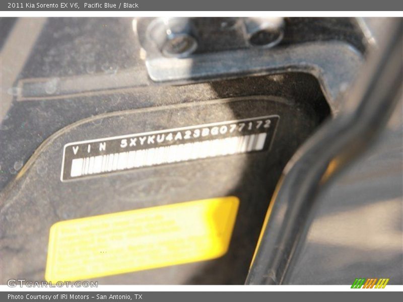 Pacific Blue / Black 2011 Kia Sorento EX V6