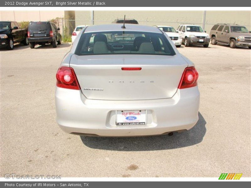 Bright Silver Metallic / Black 2012 Dodge Avenger SXT