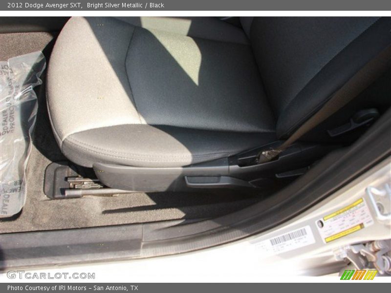 Bright Silver Metallic / Black 2012 Dodge Avenger SXT