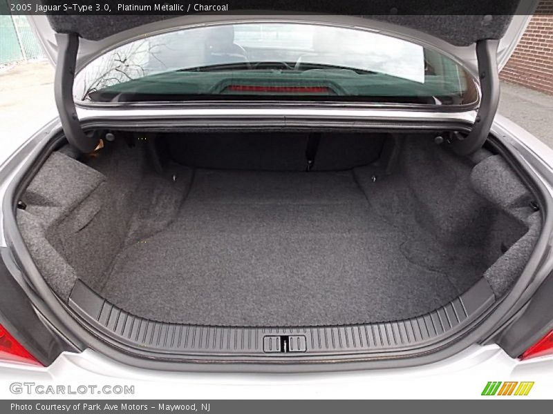 Platinum Metallic / Charcoal 2005 Jaguar S-Type 3.0