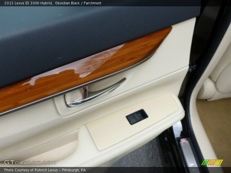 Obsidian Black / Parchment 2013 Lexus ES 300h Hybrid