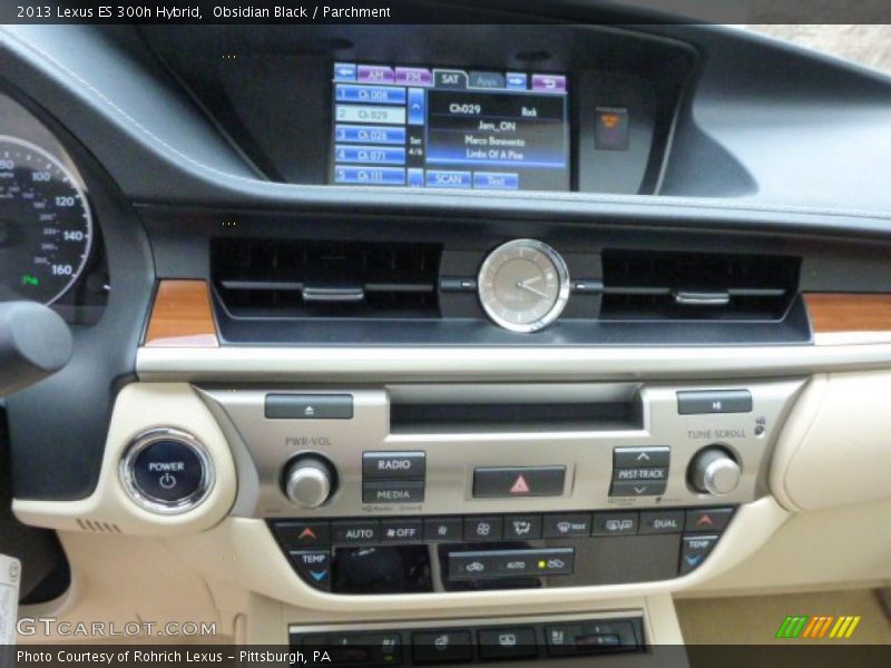 Obsidian Black / Parchment 2013 Lexus ES 300h Hybrid