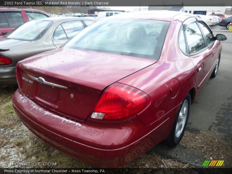 Matador Red Metallic / Dark Charcoal 2002 Ford Taurus SES