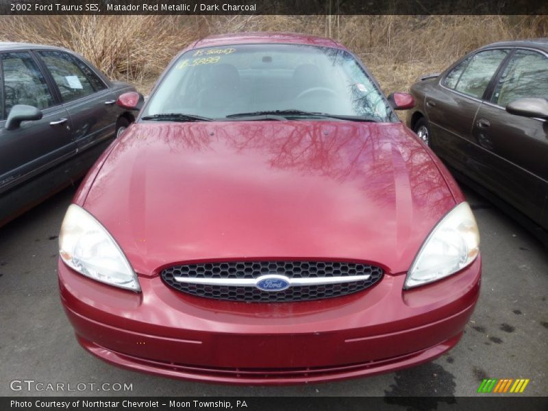 Matador Red Metallic / Dark Charcoal 2002 Ford Taurus SES