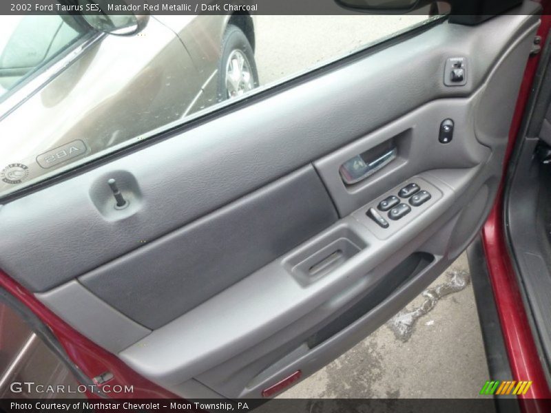 Matador Red Metallic / Dark Charcoal 2002 Ford Taurus SES