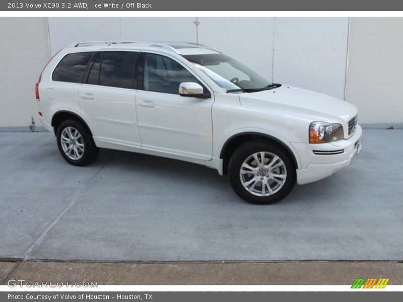 Ice White / Off Black 2013 Volvo XC90 3.2 AWD