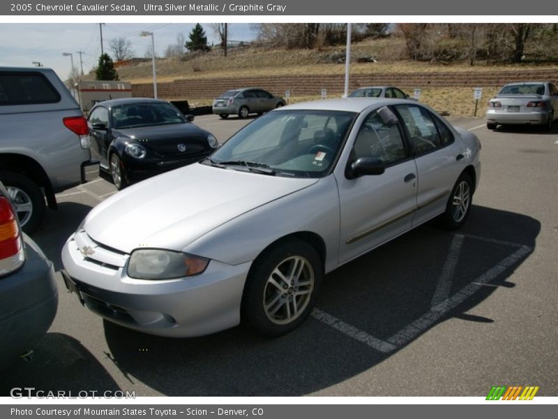 Front 3/4 View of 2005 Cavalier Sedan