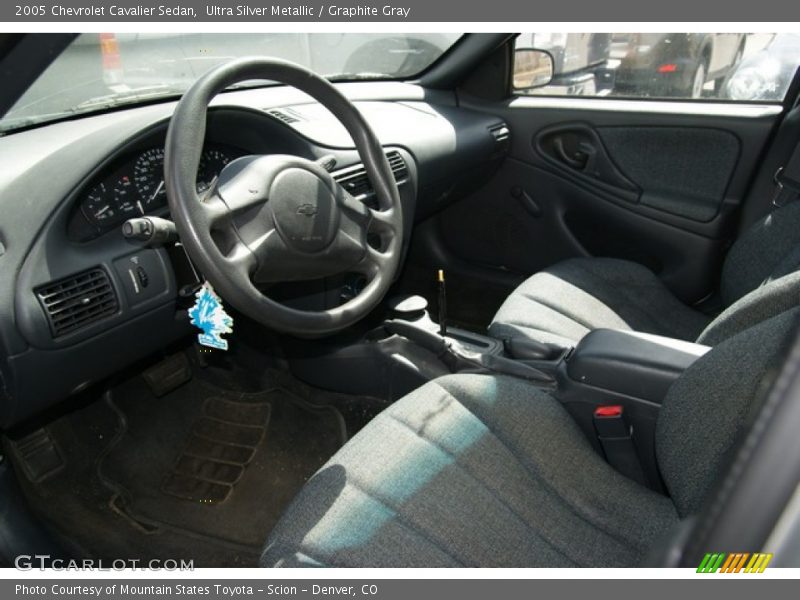 Ultra Silver Metallic / Graphite Gray 2005 Chevrolet Cavalier Sedan