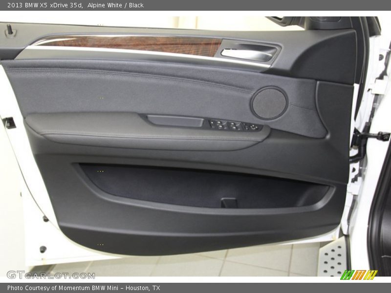 Alpine White / Black 2013 BMW X5 xDrive 35d