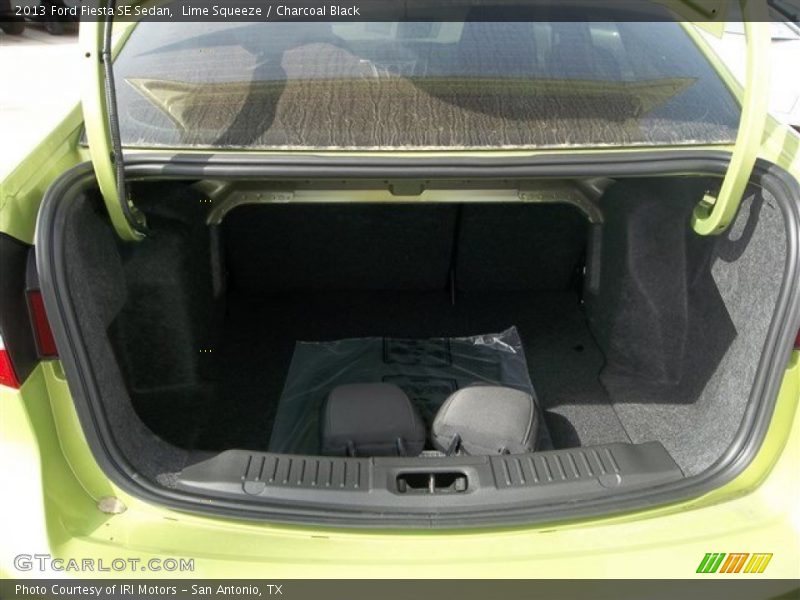 Lime Squeeze / Charcoal Black 2013 Ford Fiesta SE Sedan