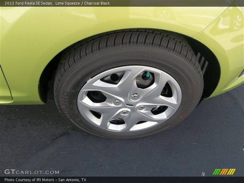 Lime Squeeze / Charcoal Black 2013 Ford Fiesta SE Sedan