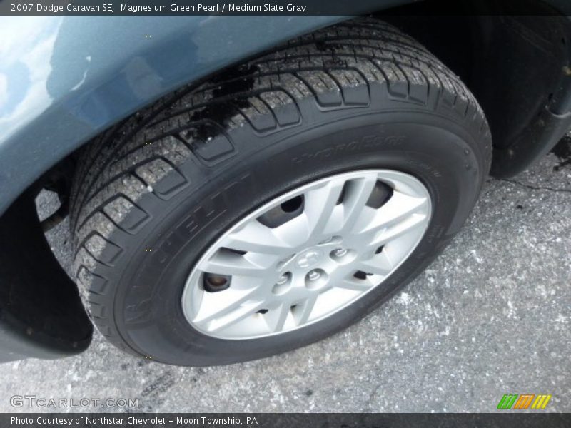 Magnesium Green Pearl / Medium Slate Gray 2007 Dodge Caravan SE